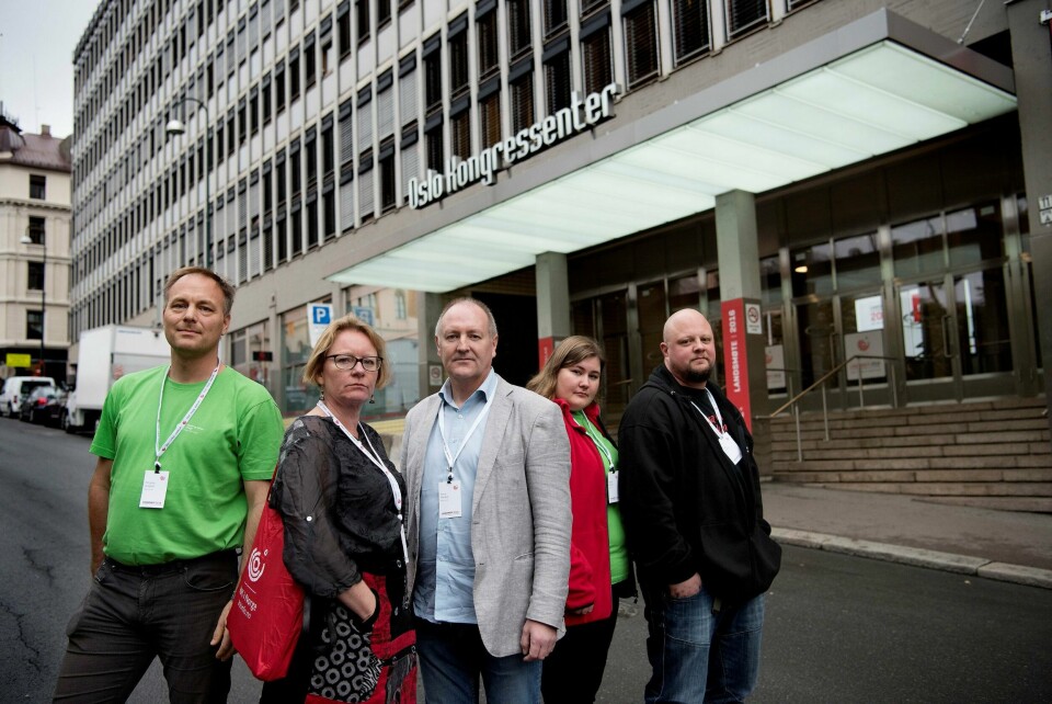 Vil skrote EØS-avtalen: F.v. Pål Julius Skogholt, delegat fra HK region Nord-Norge, Ingunn Gjerstad, leder i HK region Øst, Johnny Meland, leder i HK region Midt-Norge, Mariell Brenden, delegasjonsleder fra HK region Nord-Norge og Roger Jacobsen, delegat fra HK region Øst.