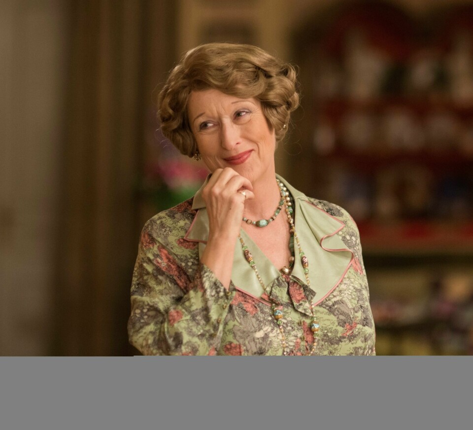 Meryl Streep gjør en av sine mer karikerte, endimensjonale skuespillerprestasjoner som Florence Foster Jenkins.