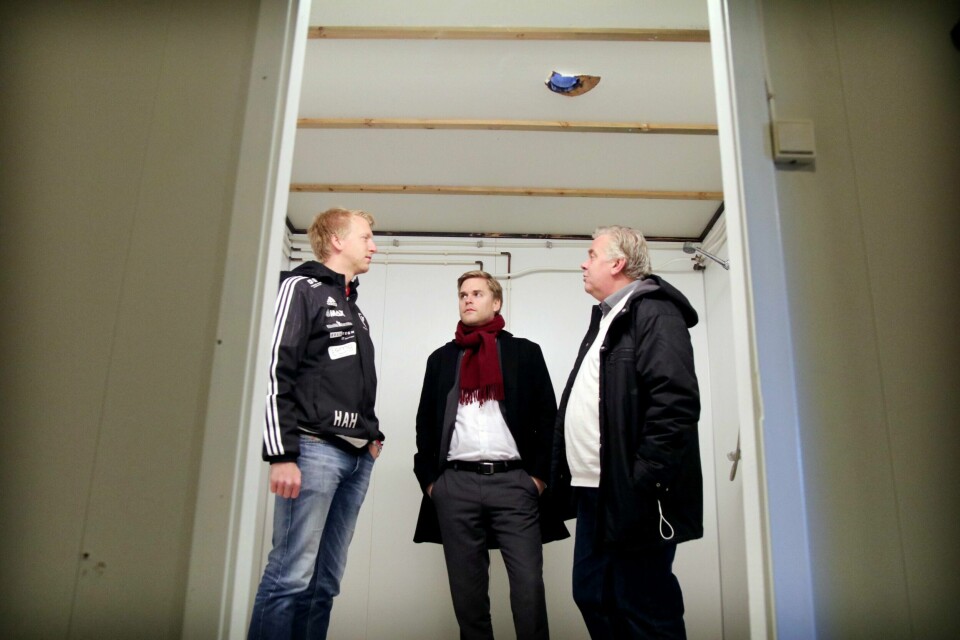 Daglig leder i Hinna FK, Hans Arne Haga, Kristoffer Sivertsen (Frp) og Leif Arne Moi Nilsen (Frp). Foto: Tone Helene Oskarsen