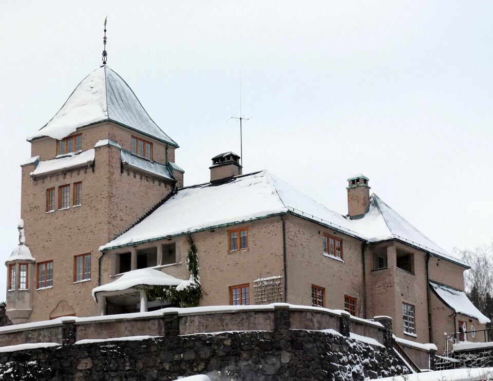 Ytterst på knausen i Sommerfrydveien svever Borgen over byen, og det har den gjort i 100 år. Arboprakt: Ytterst på knausen i Sommerfrydveien svever Borgen over byen, og det har den gjort i 100 år.