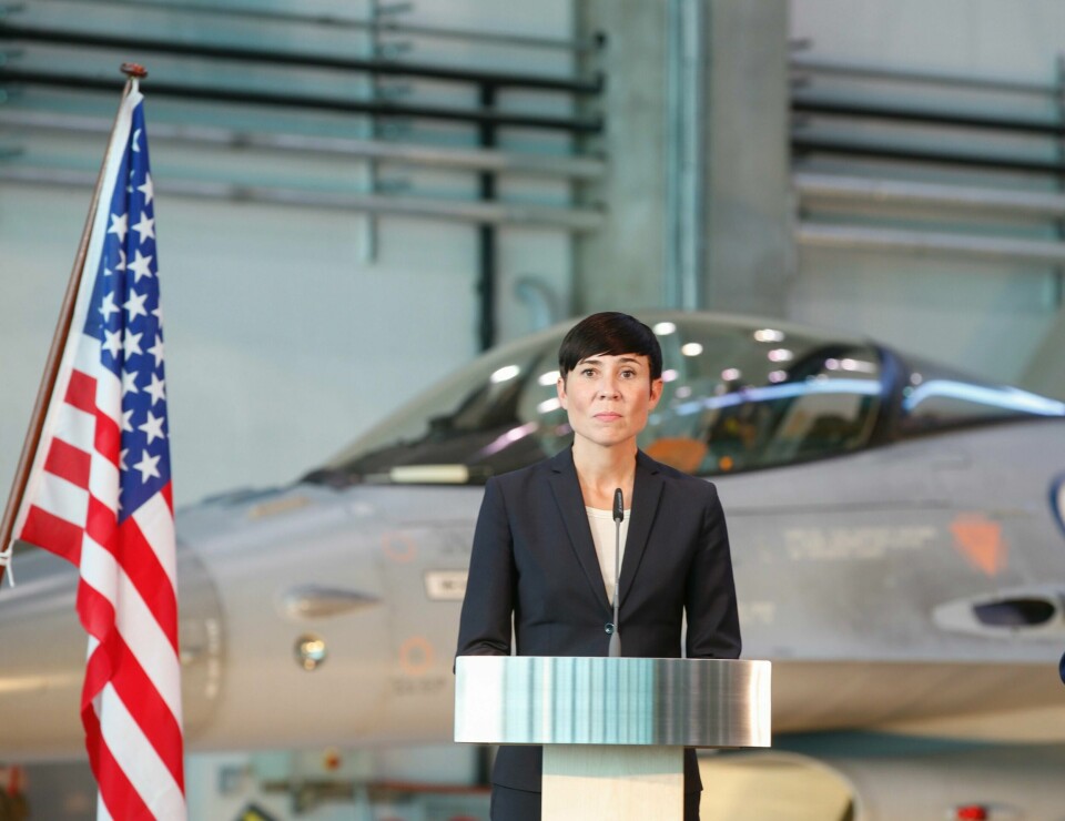 Forsvarsminister Ine Eriksen Søreide foreslår på vegne av regjeringen å kjøpe inn fem nye overvåkningsfly.