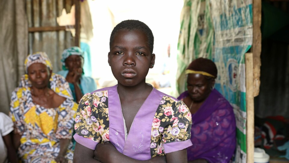 Atawa Filimon (10) har betalt en høy pris for Boko Harams herjinger i Nord-Nigeria. Foreldrene ble drept da Boko Haram angrep hjembyen. Nå bor hun i flyktningleir med bestemoren. Atawa Filimon (10) har betalt en høy pris for Boko Harams herjinger i Nord-Nigeria. Foreldrene ble drept da Boko Haram angrep hjembyen. Nå bor hun i flyktningleir med bestemoren.