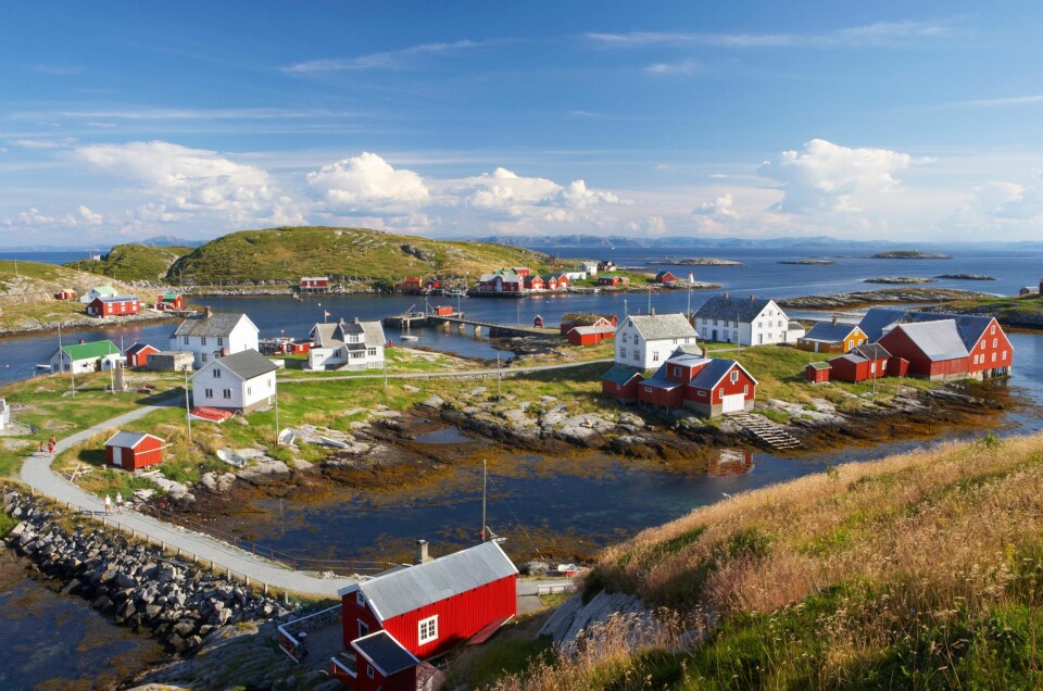 Vikna i Namdalen består av 6000 øyer, holmer og skjær. For å komme dit følger man riksvei 770 fra Kolvereid. Vikna i Namdalen består av 6000 øyer, holmer og skjær. For å komme dit følger man riksvei 770 fra Kolvereid.