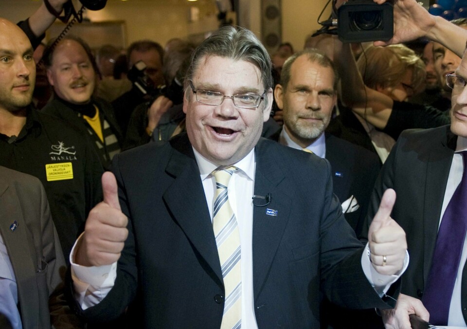 JUBEL SOM STILNET: partileder for Finlands Samlingsparti, Timo Saini, jublet i 2011 (bildet) og i 2015, da det EU-skeptiske og moderat nasjonalistiske partiet fikk henholdsvis 18,7 prosent og 17,65 prosent av stemmene. To år etter 2015-valget er oppslutningen mer enn halvert på 8,8 prosent.