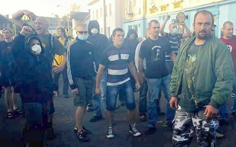 Protestaksjoner mot rombefolkningen fra grupper på ytterste høyre fløy i Tsjekkia har eskalert de siste par årene. Hittil i år har det vært mer enn 30 slike aksjoner i gatene flere steder i landet.Her fra en anti-rom-demonstrasjon utenfor Praha i 2011. FOTO: MICHAL CIZEK/NTB SCANPIX