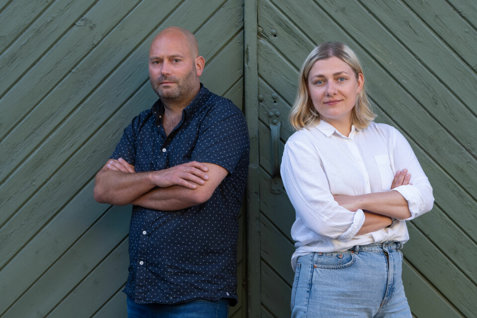 Homofile, lesbiske, bifile, transpersoner, intersex, ikke-binære og andre skeive er overalt. De er våre barn, foreldre, partnere, venner og kollegaer. Likevel er det offentlige ordskiftet preget av en fiendtlig holdning og retorikkm, skriver Lars Tveiten og Hannah Berg i Rødt. Homofile, lesbiske, bifile, transpersoner, intersex, ikke-binære og andre skeive er overalt. De er våre barn, foreldre, partnere, venner og kollegaer. Likevel er det offentlige ordskiftet preget av en fiendtlig holdning og retorikkm, skriver Lars Tveiten og Hannah Berg i Rødt.