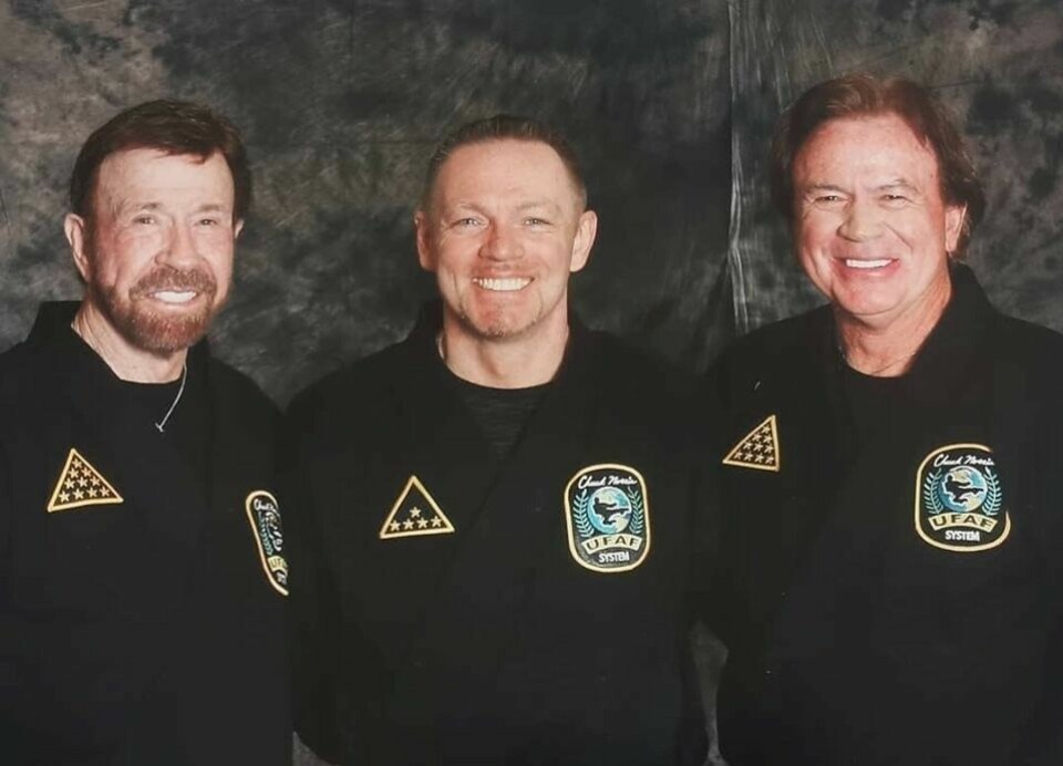 Chuck Norris, Kenneth Fjeld og Aaron Norris. Chuck Norris, Kenneth Fjeld og Aaron Norris.