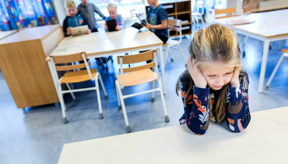 Tåler vi så inderlig vel fordi de er barn? Små stemmer som drukner i alle voksen tinga, skriver Maria Reklev, rådgiver i SOS-barnebyer. Tåler vi så inderlig vel fordi de er barn? Små stemmer som drukner i alle voksen tinga, skriver Maria Reklev, rådgiver SOS-barnebyer.