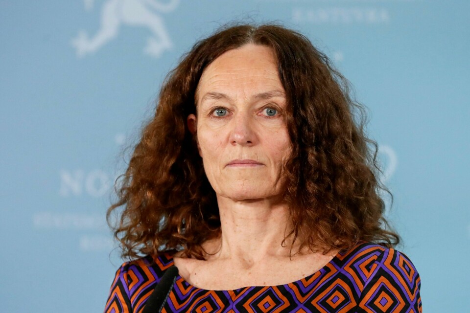 Direktør Camilla Stoltenberg i Folkehelseinstituttet sier de regner med at koronasmitten i Norge vil øke fremover. Det er større mobilitet i samfunnet og folk har mer sosial kontakt. .