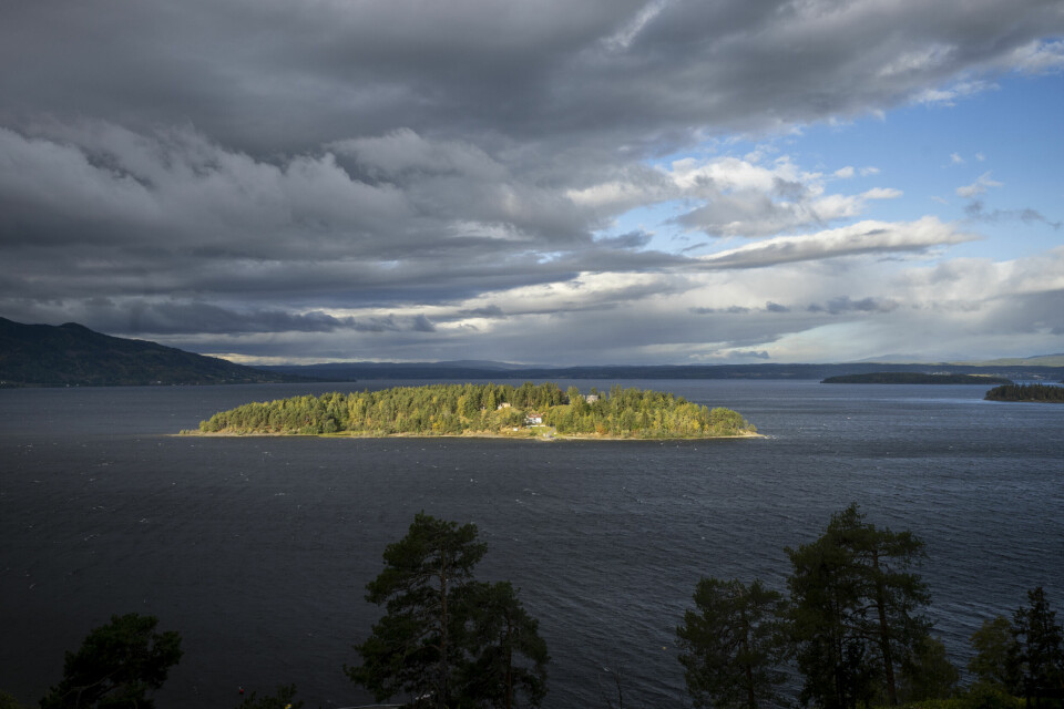 Utøya i Tyrifjorden. Utøya 20200916. Aktører fra Ringerike tingrett har befaring onsdag morgen i saken om midlertidig stans i byggingen av minnesmerket på Utøyakaia.Foto: Heiko Junge / NTB