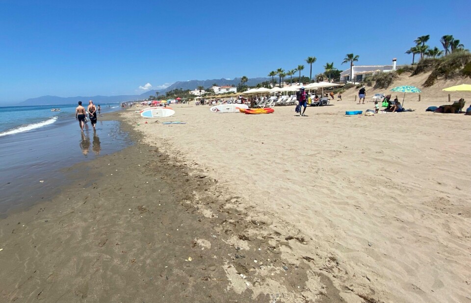 Fra stranden ved Elviria litt utenfor Marbella by på solkysten i Spania. Reisende fra Spania risikerer karantenehotell ved innreise til Norge fra og med mandag. Her fra solkysten ved Marbella.Foto: Geir Olsen / NTB