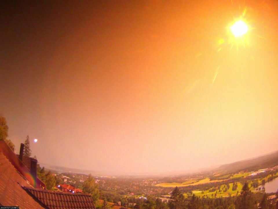 En uvanlig stor meteor var i natt synlig over store deler Sør-Norge natt til søndag. Meteoren kom til syne klokka 01:08:47 natt til 25. juli og var synlig i ca. 5 sekund. Bildet under viser ildkula sett fra Oslo idet den er i ferd med å slokne. Foto: Norsk Meteornettverk / NTB