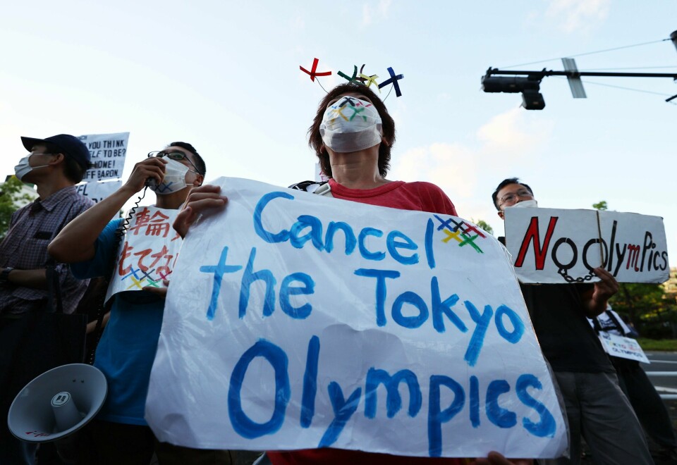 OL og den urovekkende koronautviklingen har skapt splittelse i Japan. Protestene mot lekene fortsetter, samtidig som mange har endret mening om saken. Protest OL Japan Tokyo
