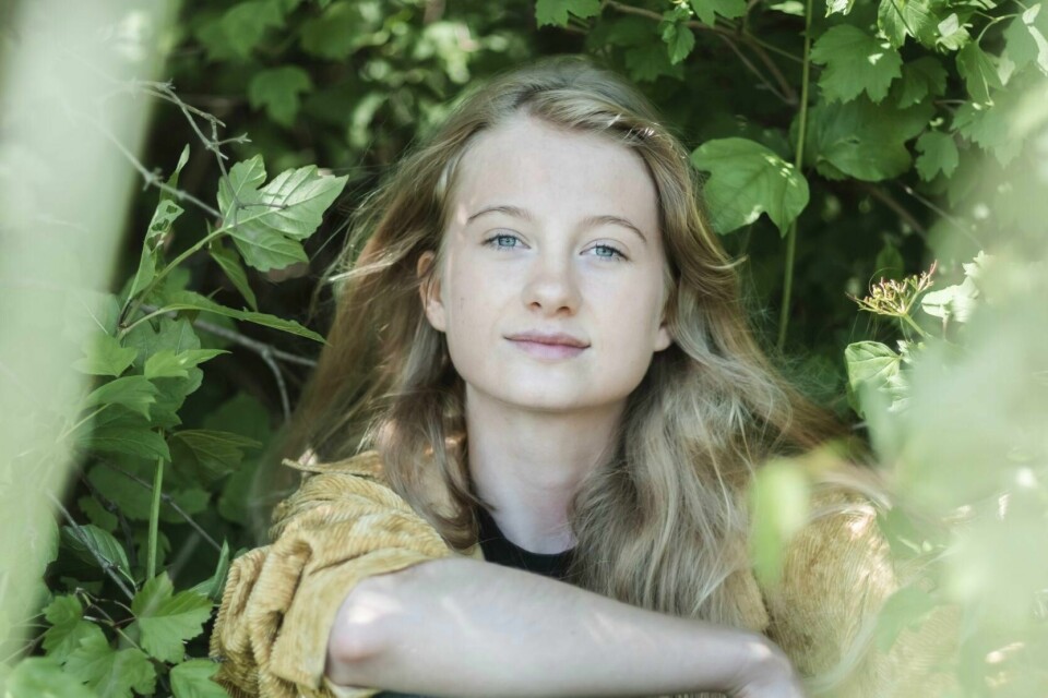 16 år gamle Penelope Lea kommer med bok i slutten av august. Boka handler om det hun bryr seg aller mest om: klimakrisen, og hvordan Norge tar ansvar for den. 16 år gamle Penelope Lea kommer med bok i slutten av august. Boka handler om det hun bryr seg aller mest om: klimakrisen, og hvordan Norge tar ansvar for den.