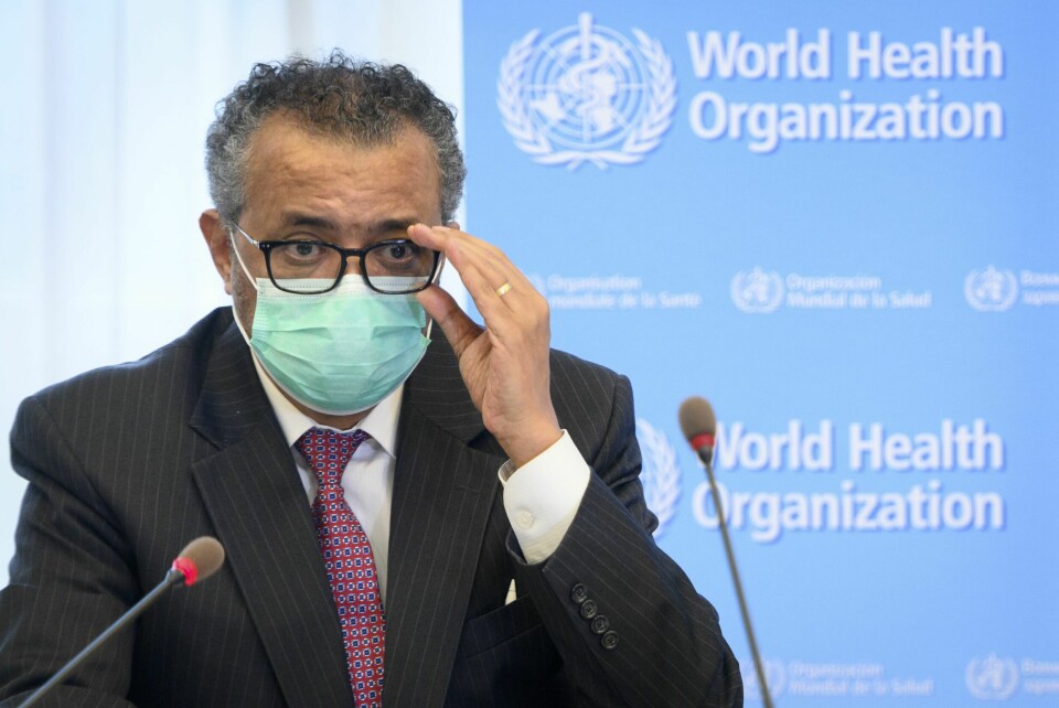 WHO-sjef Tedros Adhanom Ghebreyesus, har frarådet land å kjøpe inn vaksiner til en tredje dose når andre sliter med akutt vaksinemangel. WHO-sjef Tedros Adhanom Ghebreyesus, har frarådet land å kjøpe inn vaksiner til en tredje dose når andre sliter med akutt vaksinemangel. Foto: Laurent Gillieron/Keystone / AP / NTB