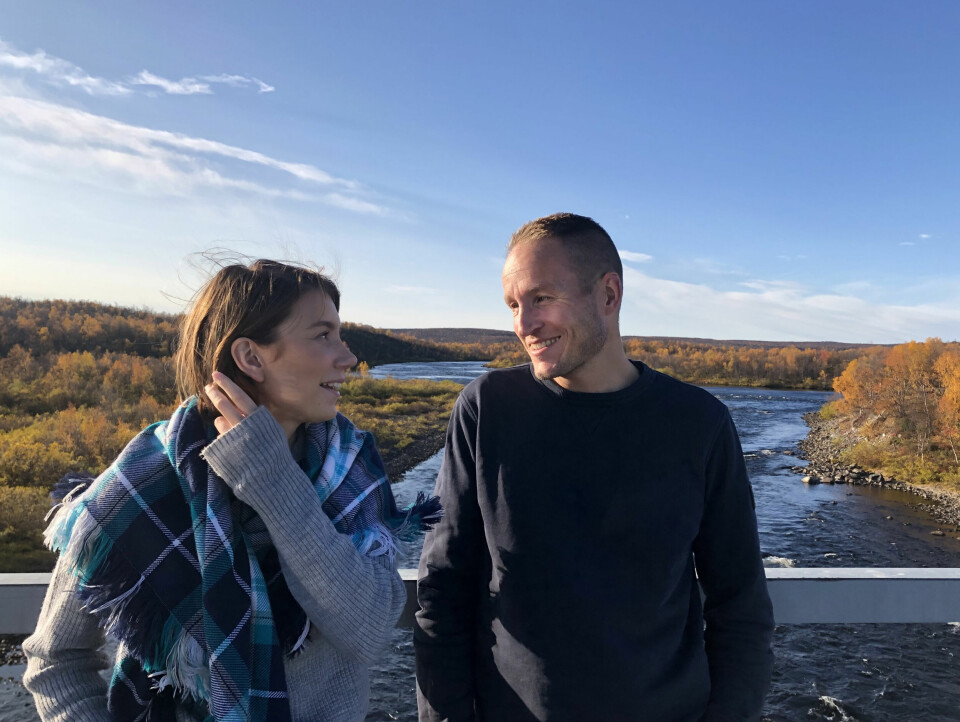 For første gang begir den prisbelønte filmskaperen Ole Giæver seg i kast med et historisk drama - viet kampen om Alta-utbyggingen, og fant sin hovedrolleinnehaver i 'Stjernekamp'. Her er han og Ella Marie Hætta Isaksen på location i Finnmark. Foto: Mer Film NTB kultur For første gang begir den prisbelønte filmskaperen Ole Giæver seg i kast med et historisk drama – viet kampen om Alta-utbyggingen, og fant sin hovedrolleinnehaver i «Stjernekamp». Her er han og Ella Marie Hætta Isaksen på location i Finnmark. Foto: Mer Film NTB kultur