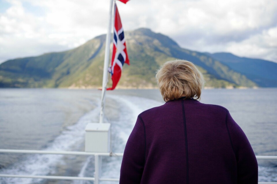Statsminister Erna Solberg (H) under en båttur på vei til Åkre gård i Ullensvang under valgkampen. Statsminister Erna Solberg (H) under en båttur på vei til Åkre gård i Ullensvang under valgkampen.