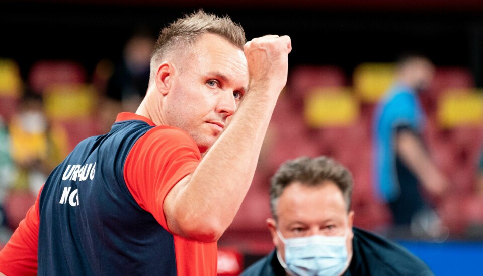 Tommy Urhaug vant i tre sett mot Mauro Depergola fra Argentina i bordtennis under Paralympics i Tokyo onsdag. Tommy Urhaug vant i tre sett mot Mauro Depergola fra Argentina i bordtennis under Paralympics i Tokyo onsdag. Foto: Torstein Bøe / NTB