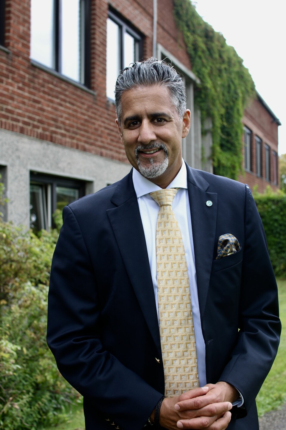 Kultur- og likestillingsminister Abid Raja hadde selv stor nytte av ungdomstilbudet fra frivillige i Iladalen kirke da han vokste opp. Der traff han voksne mennesker å se opp til. Kultur- og likestillingsminister Abid Raja hadde selv stor nytte av ungdomstilbudet fra frivillige i Iladalen kirke da han vokste opp. Der traff han voksne mennesker å se opp til.
