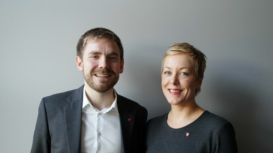 Gruppeleder i Rogaland Arbeiderparti, Tom Kalsås, og fylkesordfører Marianne Chesak (Ap) er begge veldig fornøyde med at fylkestinget har bevilget fem millioner kroner ekstra til unge for å styrke deres psykiske helse. Gruppeleder i Rogaland Arbeiderparti, Tom Kalsås, og fylkesordfører Marianne Chesak (Ap) er begge veldig fornøyde med at fylkestinget har bevilget fem millioner kroner ekstra til unge for å styrke deres psykiske helse.
