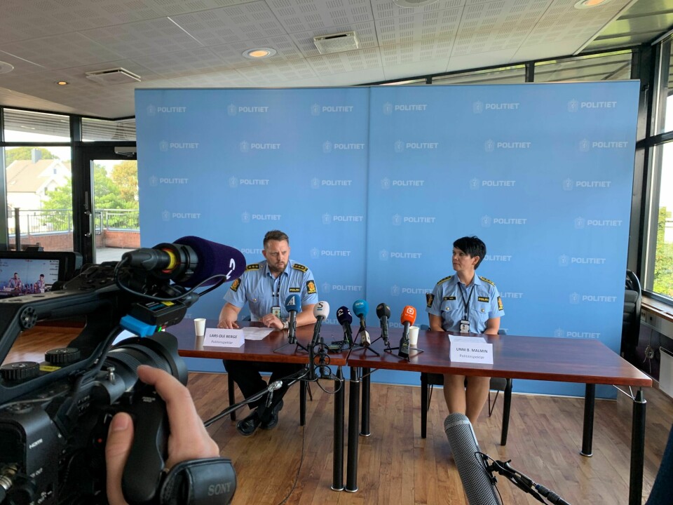 Politiet kalte fredag formiddag inn til pressekonferanse etter ny og oppsiktsvekkende utvikling i drapssakene om Birgitte Tengs og Tina Jørgensen. Politiinspektør Lars Ole Berge og politiinspektør Unni Byberg Malmin. Politiinspektør Lars Ole Berge og politiinspektør Unni Byberg Malmin.