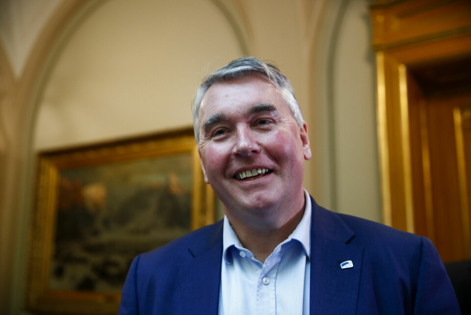 Trond Helleland (H) får fortsette på Stortinget, og får med seg Sandra Bruflot. – Det er en helt naturlig del av arbeidet i et politisk parti å bidra til å belyse forskjellene mellom partiene, sier parlamentarisk leder i Høyre, Trond Helleland. Foto: Terje Pedersen / NTB