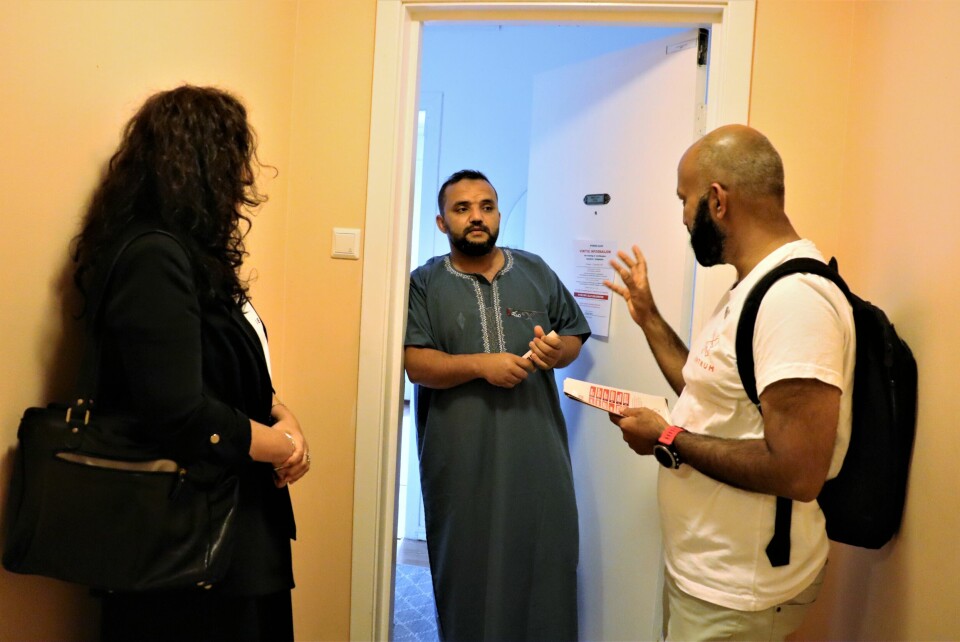 Hatice Luk og Sajid Mukhtar hadde en dør til dør aksjon for å hanke inn flere stemmer til partiet Sentrum på Fjell i Drammen. Fra venstre Hatice Luk, Ahmed R. Safi og Sajid Mukhtar. Fra venstre Hatice Luk, Ahmed R. Safi og Sajid Mukhtar.