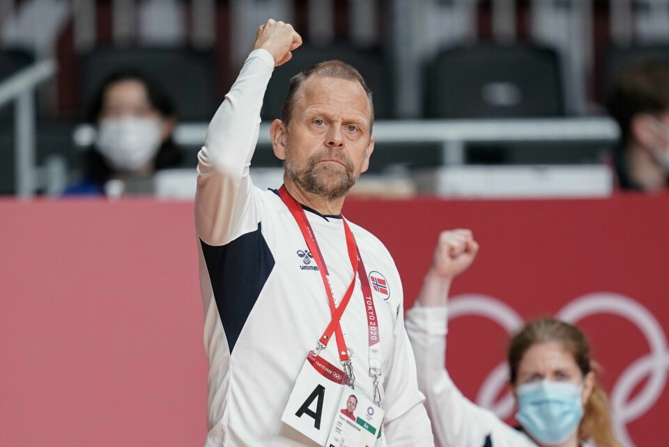 Thorir Hergeirsson under bronsefinalen i OL i Tokyo. Thorir Hergeirsson og hans jentene vil gå en tøff vei til å nå en semifinale i håndball-VM i Spania i desember. Foto: Stian Lysberg Solum / NTB