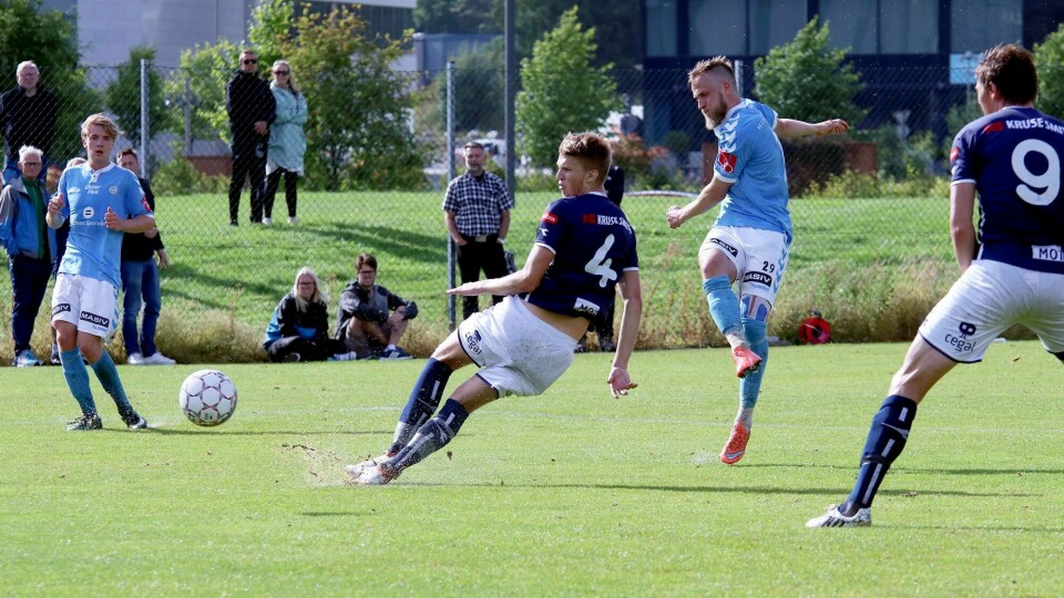 Oddbjørn Skartun ble den store helten i lyseblått, da han sørget for en viktig borteseier mot Ranheim. Her i kamp mot Vikings andrelag. Foto: Pål Karstensen