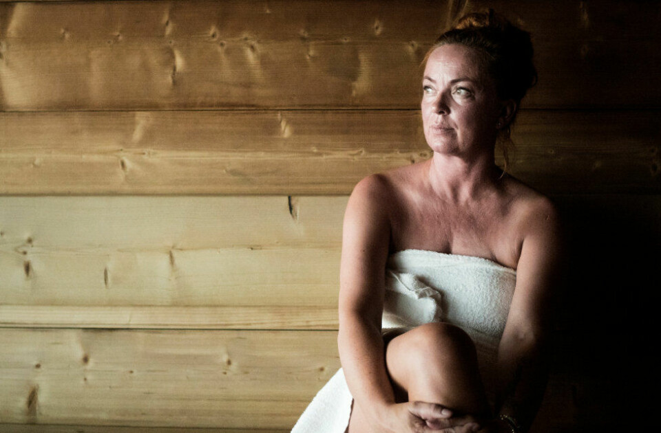 Saunaen er baderommet for Tiina Kivinen, finsk printkunstner med Norden som arena. Saunaen er baderommet for Tiina Kivinen, finsk printkunstner med Norden som arena.