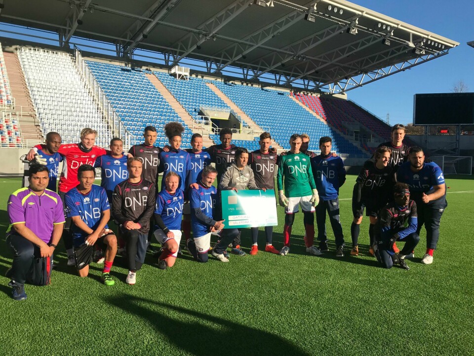 Vålerengas gatelag, her sammen med noen A-lagssspillere fra denne ukas samling på intility arena.