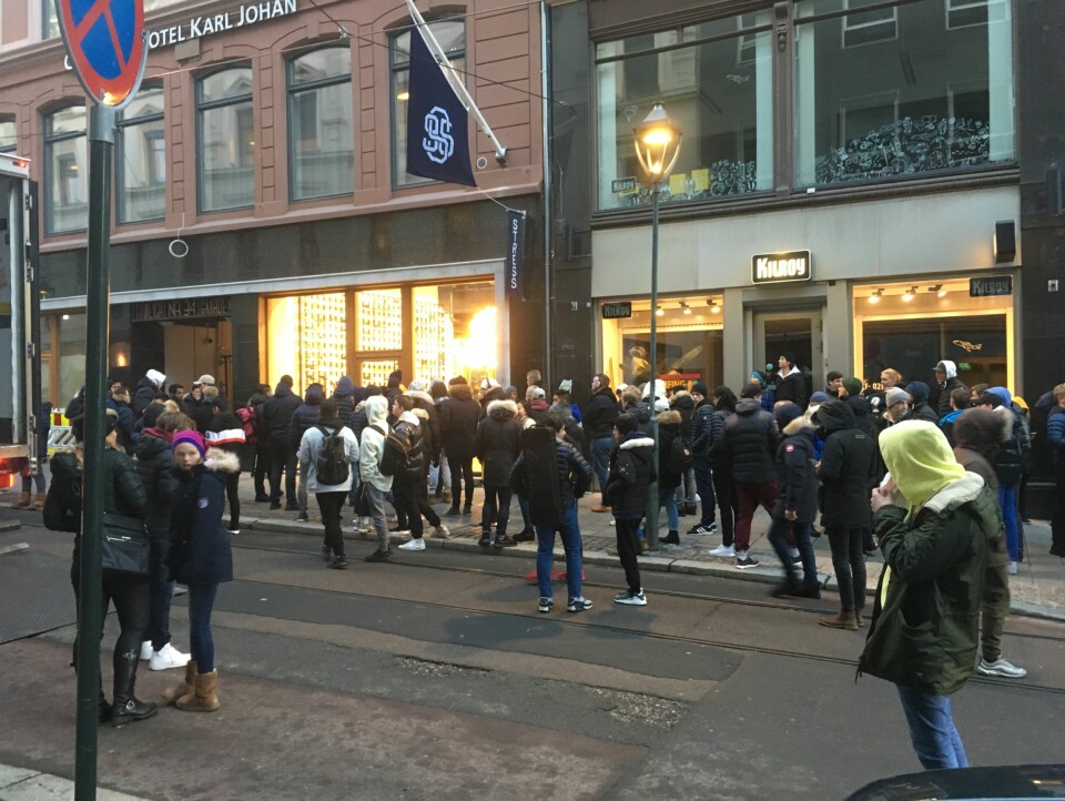De var tilløp til kaos utenfor Stress lørdag morgen. De var tilløp til kaos utenfor Stress lørdag morgen.