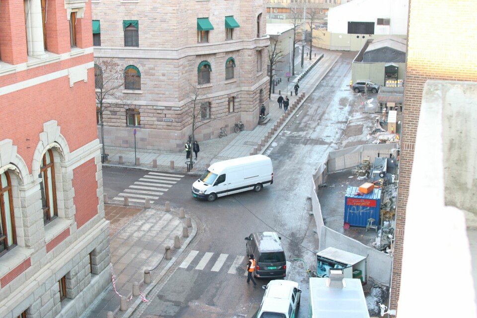 Mandag formiidag ble scenen med det hvite varebilen gjerningsmannen brukte 22. juli filmet i regjeringskvartalet. Mandag formiidag ble scenen med det hvite varebilen gjerningsmannen brukte 22. juli filmet i regjeringskvartalet.