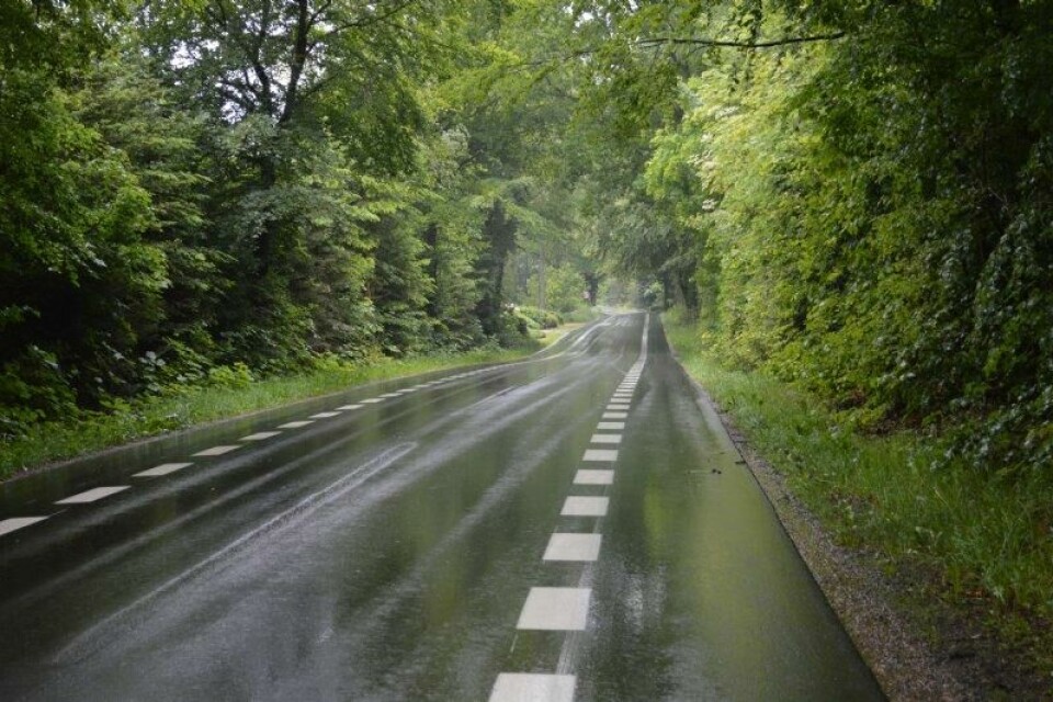 Vegvesenet har vært bekymret for at sikkerheten til syklister er for dårlig langs såkalte 2 minus 1-veier. Vegvesenet har vært bekymret for at sikkerheten til syklister er for dårlig langs såkalte 2 minus 1-veier.