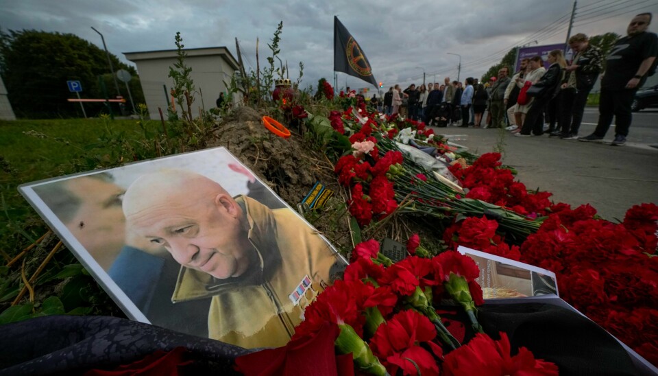 Et portrett av Jevgenij Prigozjin ved siden av Wagner-gruppens senter i St. Petersburg. Et portrett av Jevgenij Prigozjin ved siden av Wagner-gruppens senter i St. Petersburg. Foto: Dmitrij Lovetskij / AP / NTB