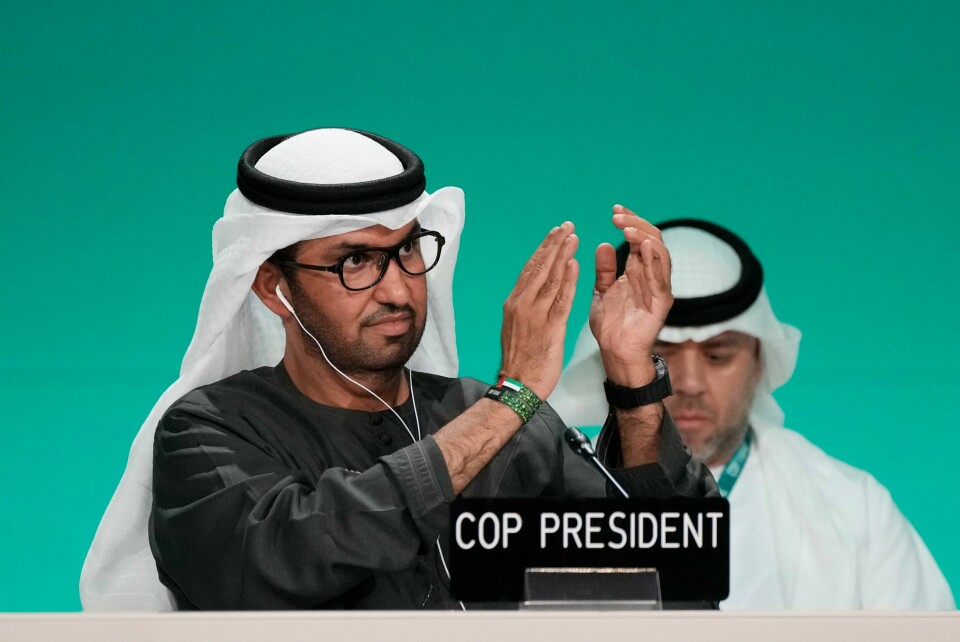 Klimatoppmøtet i Dubai ledes av Sultan Al Jaber. Han er både oljetoppsjef og industriminister i De forente arabiske emirater. Klimatoppmøtet i Dubai ledes av Sultan Al Jaber. Han er både oljetoppsjef og industriminister i De forente arabiske emirater. Foto: Rafiq Maqbool / AP / NTB