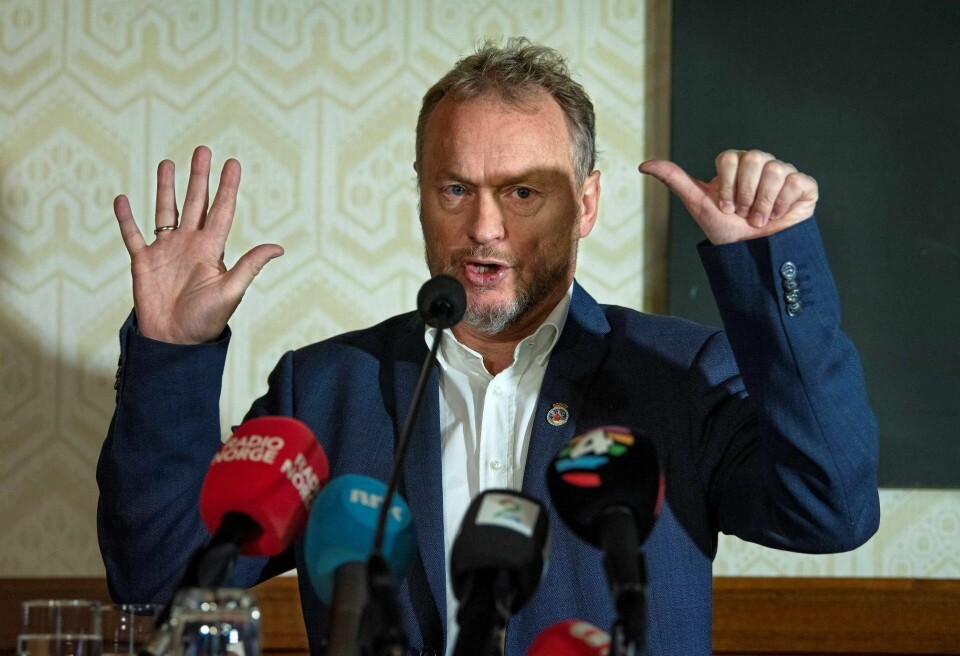 Byrådsleder Raymond Johansen sto alene og presenterte resultatene av varslingssakene på Oslo rådhus i går.