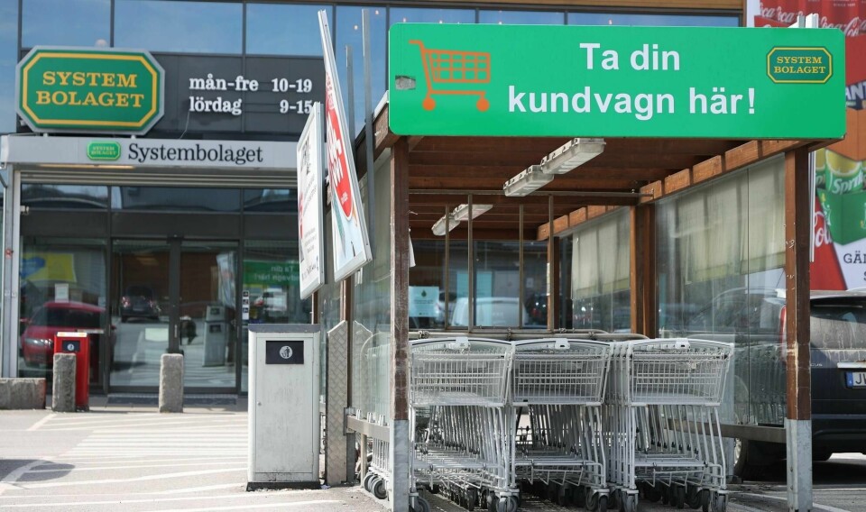 Strömstad er en av kommunene med mest grensehandel fra Norge. I praksis stengte grenser har skapt krisestemning i kommunen. Nå ber svenske myndigheter Norge om en særordning for Strömstad.