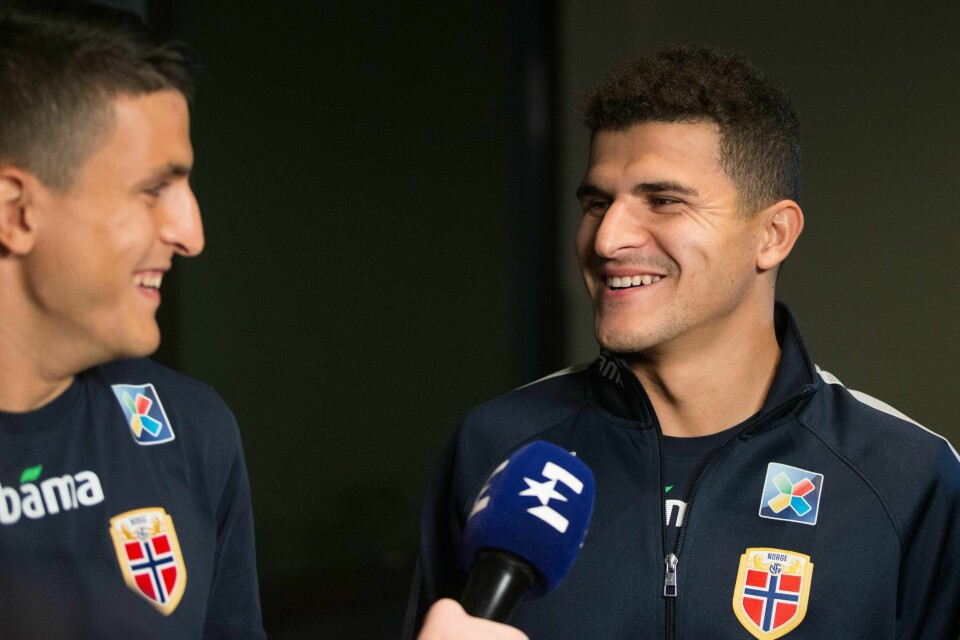 Fetterne Mohamed «Moi» (t.v.) og Tarik Elyounoussi er sammen på landslaget. For begge var fotballen en viktig vei inn i samfunnet etter at de kom fra Marokko som barn.