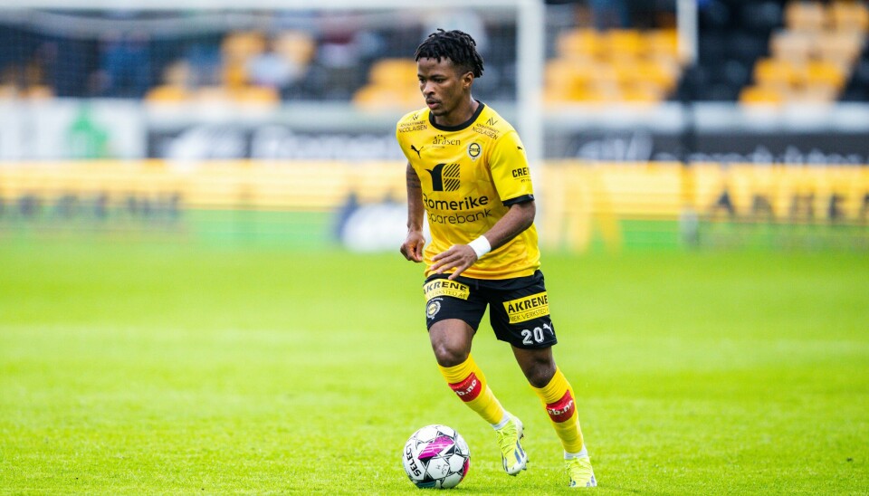 Lillestrøms Félix Vá kom i fokus med både mål og rødt kort i løpet av seks minutter mot slutten av 1. omgang mot HamKam Lillestrøms Félix Vá kom i fokus med både mål og rødt kort i løpet av seks minutter mot slutten av 1. omgang mot HamKam. Foto: Beate Oma Dahle / NTB
