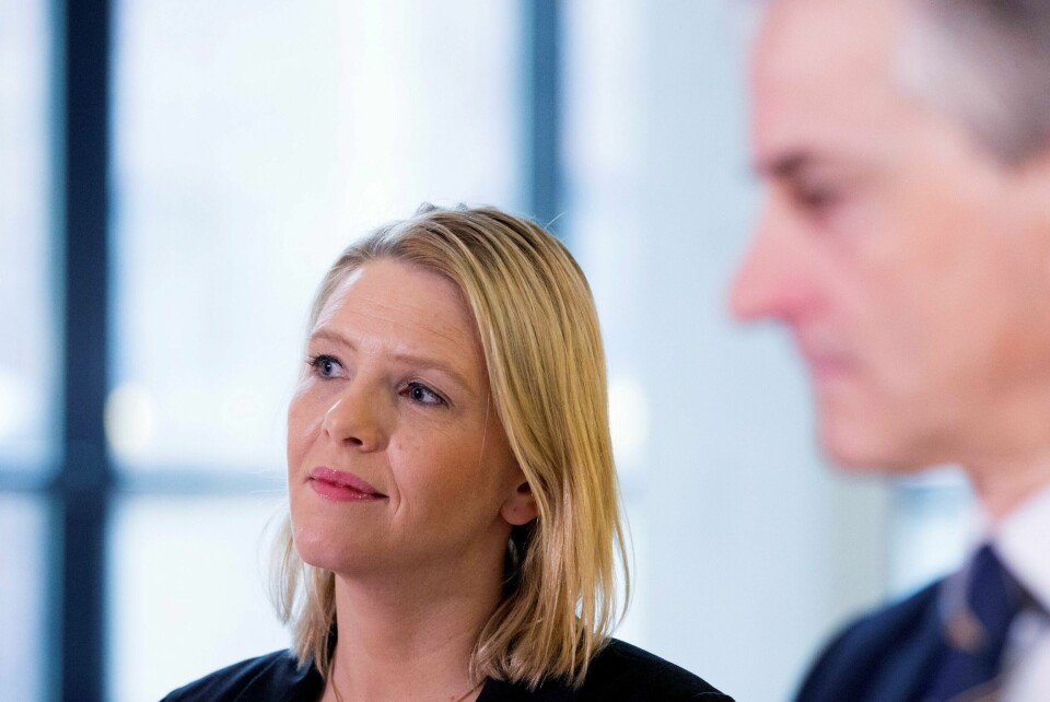 Ap-leder Jonas Gahr Støre har fått klare signaler fra partiets fylkesårsmøter om å komme seg ut av Frps og statsråd Sylvi Listhaugs skygge.