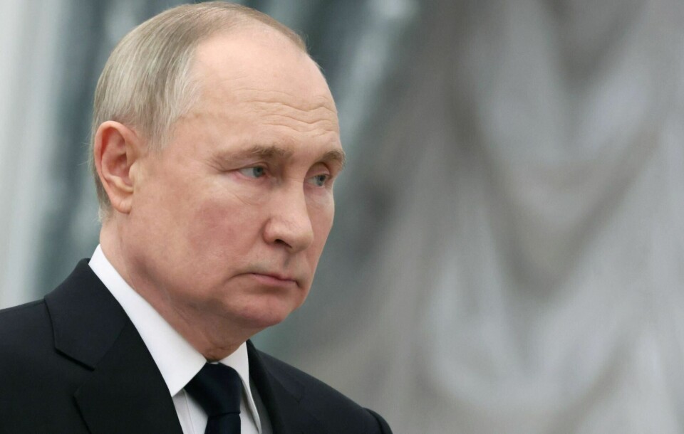 Plutselig er djevelen overalt omkring oss, skriver Sigrid Bonde Tusvik. Kanskje var det han som sørget for at Vladimir Putin nylig vant presidentvalget i Russland, nok en gang? Plutselig er djevelen overalt omkring oss, skriver Sigrid Bonde Tusvik. Kanskje var det han som sørget for at Vladimir Putin nylig vant presidentvalget i Russland, nok en gang?