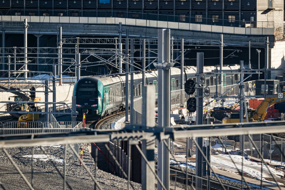 Illustrasjonsfoto. Det skal vere enkelt å reise kollektivt i Norge, men Riksrevisjonen meiner det å kjøpe kollektivreiser gjennom den nasjonale reiseappen Entur er lite tilfredsstillande. Foto: Alf Simensen / NTB / NPK