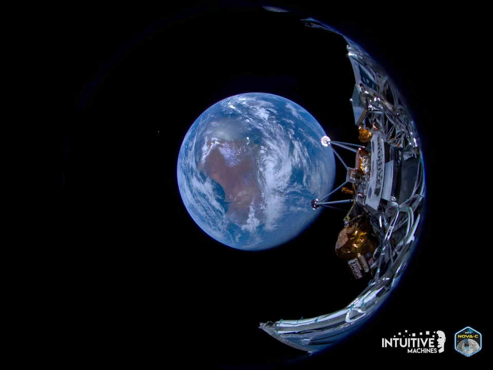 Odysseus foretok resten av ferden mot månen på egen hånd etter å ha blitt skutt opp i verdensrommet av en Falcon 9-rakett fra SpaceX. Bildet er tatt like etter at de to skilte lag. I bakgrunnen kan man se vår runde planet. Odysseus foretok resten av ferden mot månen på egen hånd etter å ha blitt skutt opp i verdensrommet av en Falcon 9-rakett fra SpaceX. Bildet er tatt like etter at de to skilte lag. I bakgrunnen kan man se vår runde planet.