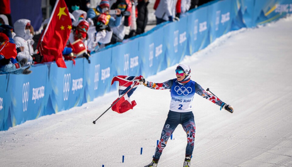 Therese Johaug tar sin siste internasjonale tittel. Gull på 30km i OL i 2022. Hun slet med det norske flagget på oppløpet i Zhangjiakou. Therese Johaug tar sin siste internasjonale tittel. Gull på 30km i OL i 2022. Hun slet med det norske flagget på oppløpet i Zhangjiakou.