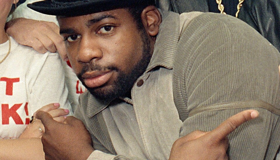 En jury i Brooklyn har kjent to menn skyldig i drapet på rap-pioneren Jam Master Jay fra Run-DMC i 2002. En jury i Brooklyn har kjent to menn skyldig i drapet på rap-pioneren Jam Master Jay fra Run-DMC i 2002.