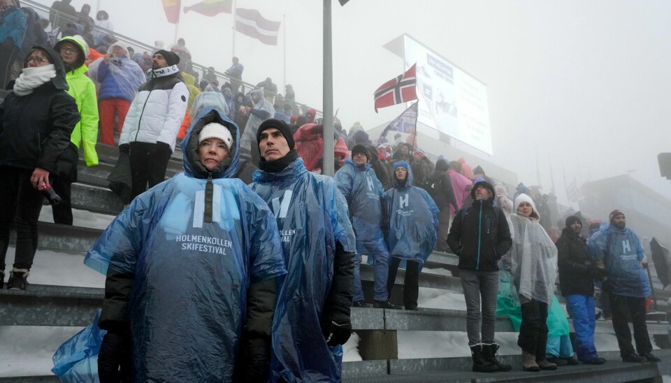 Et internasjonalt publikum var på plass i Holmenkollen torsdag. Et internasjonalt publikum var på plass i Holmenkollen torsdag.