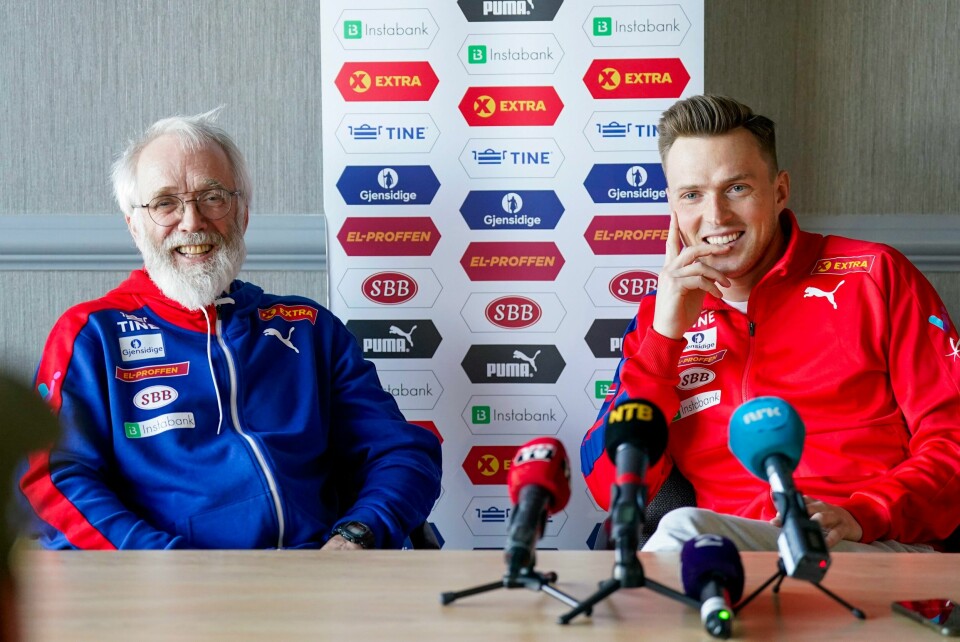 Trener Leif Olav Alnes og Karsten Warholm under pressetreff på Leonardo Hotel i forkant av innendørs-VM i Glasgow. Trener Leif Olav Alnes og Karsten Warholm under pressetreff på Leonardo Hotel i forkant av innendørs-VM i Glasgow. Foto: Lise Åserud / NTB
