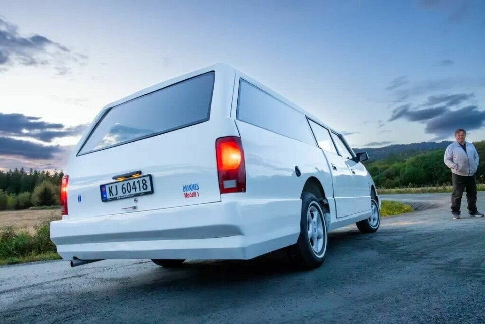 Det offisielle navnet på bilen er Norsk Bilproduksjon Modell 1, men bilen kalles bare Drammensbilen, siden gründerne var fra Drammen. Det offisielle navnet på bilen er Norsk Bilproduksjon Modell 1, men bilen kalles bare Drammensbilen, siden gründerne var fra Drammen.