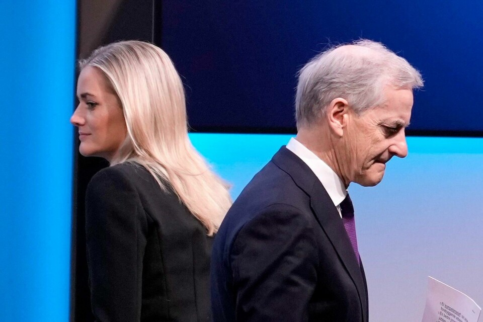 Justis- og beredskapsminister Emilie Enger Mehl og statsminister Jonas Gahr Støre etter at arbeids- og inkluderingsminister Tonje Brenna hadde tatt imot rapporten fra Ekstremismekommisjonen. Justis- og beredskapsminister Emilie Enger Mehl og statsminister Jonas Gahr Støre etter at arbeids- og inkluderingsminister Tonje Brenna hadde tatt imot rapporten fra Ekstremismekommisjonen. Foto: Javad Parsa / NTB